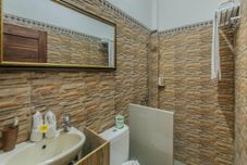 In-room Bathroom Lumbung Jaya Guest House