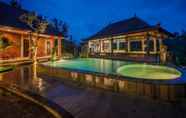 Swimming Pool 3 Lumbung Jaya Guest House