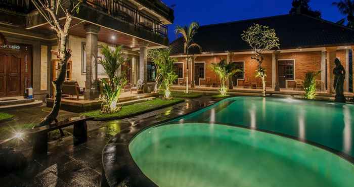 Swimming Pool Lumbung Jaya Guest House