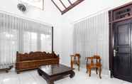 Lobby 7 OYO 758 Rumah Leting Homestay