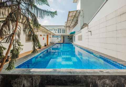 Swimming Pool OYO Collection O 818 Micasa Residence