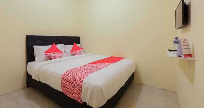 Bedroom OYO 779 Mn One Residence Syariah Near ITC Cempaka Mas