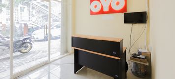 로비 5 OYO 779 Mn One Residence Syariah Near ITC Cempaka Mas Near Kalbe Farma