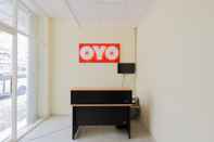 Lobi OYO 779 Mn One Residence Syariah Near ITC Cempaka Mas