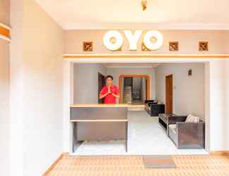 Lobby 2 OYO 691 Kawaluyaan Residence Syariah