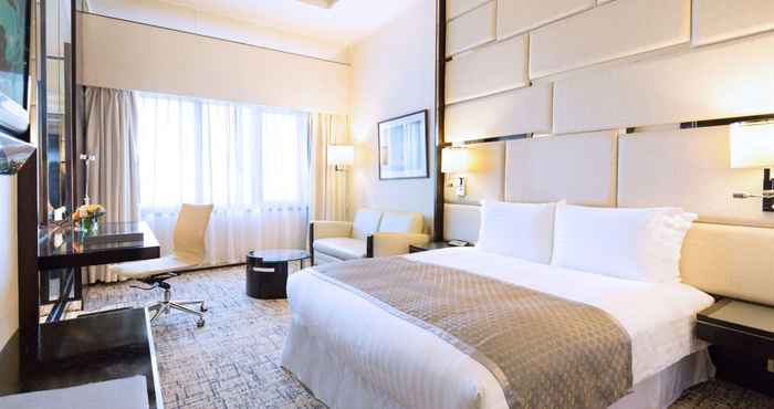 Kamar Tidur Regal Airport Hotel