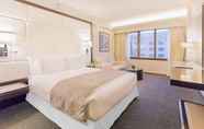 Kamar Tidur 3 Regal Airport Hotel