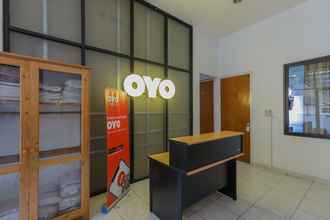 Lobi 4 Super OYO 866 Idola Residence