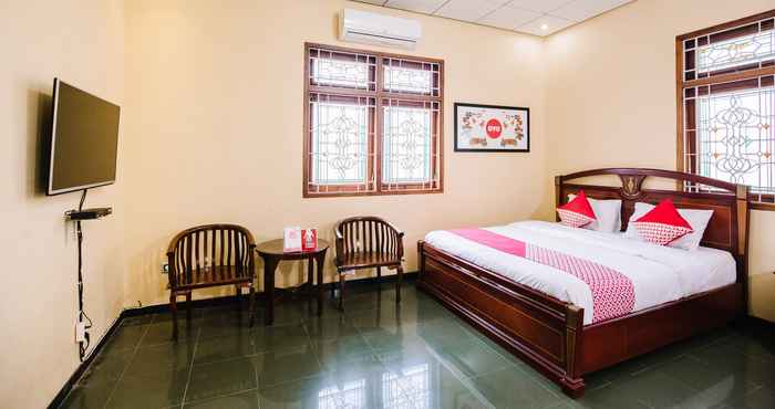 Bedroom OYO 986 Authentic Osing Homestay