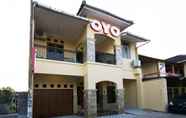 ภายนอกอาคาร 4 OYO 931 Dara Dewi Homestay