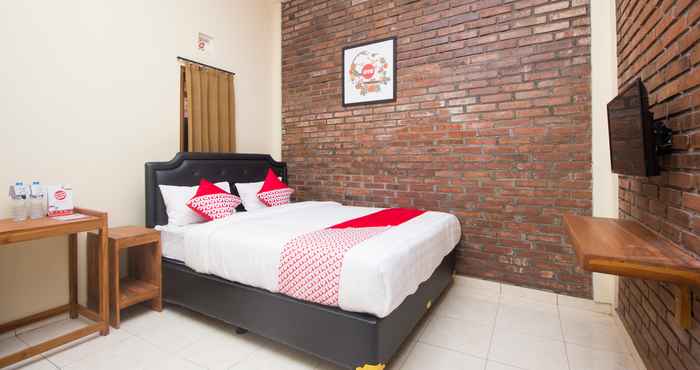 Bilik Tidur OYO 952 Annisa Syariah Guest House