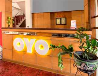 Lobby 2 Super OYO 759 Hotel Dewi Sri