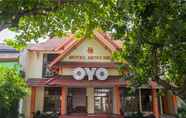 Exterior 2 Super OYO 759 Hotel Dewi Sri