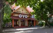 Exterior 4 Super OYO 759 Hotel Dewi Sri