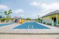Swimming Pool OYO 921 Hotel Ratu Pantai