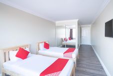 Bedroom Manila Airport Hotel by Urban Connect