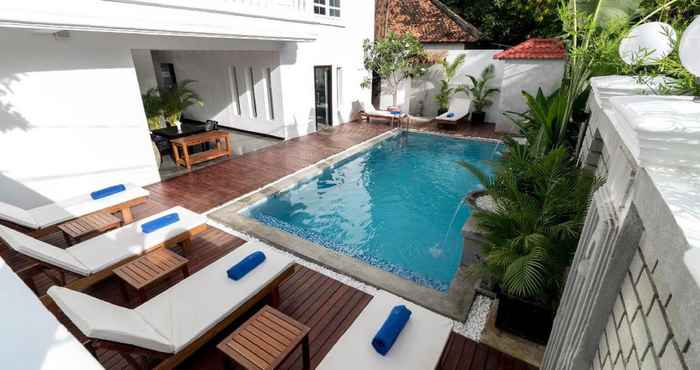 Kolam Renang Hotel De L'Homme