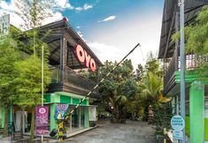 Bangunan 5 OYO 754 Nur Aziziah Guest House Syariah