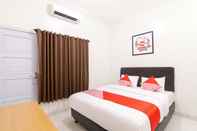Bedroom OYO 966 Dinda Guesthouse
