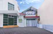 Luar Bangunan 4 OYO 966 Dinda Guesthouse