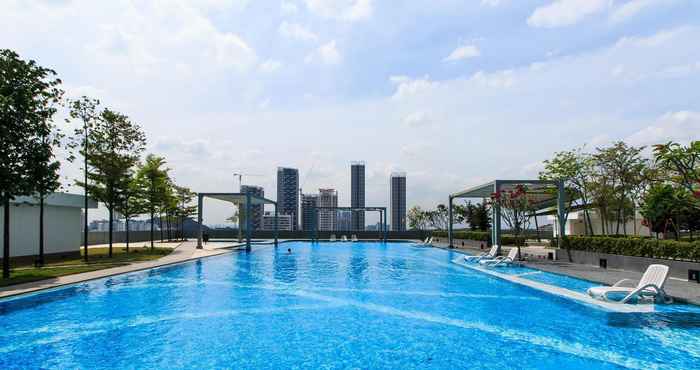 Kolam Renang Encorp Strand Residence at Kota Damansara