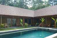 Lobi Lombok Pool House 