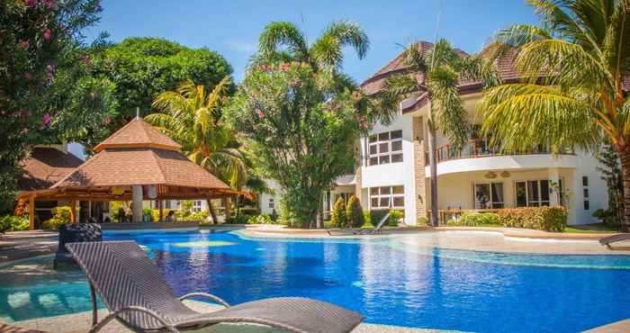 Swimming Pool Vida Homes Condo Resort