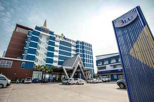Blu Hotel, THB 977.06