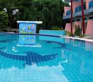 สระว่ายน้ำ 5 Imsook Resort