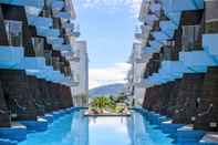 Bangunan The Beachfront Hotel Phuket