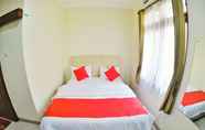 Bedroom 4 Guest House Griya Alsis