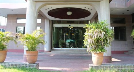 外部的 2 Hotel Windsor