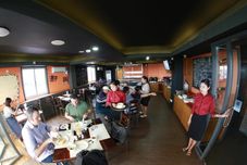 バー、カフェ、およびラウンジ Hotel Vista