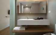 In-room Bathroom 7 Zuri Express Banjarmasin