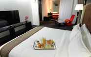 Kamar Tidur 6 Avenue 64 Hotel