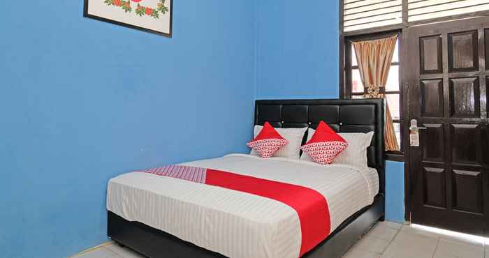 Kamar Tidur OYO 950 Steze Kost Syariah