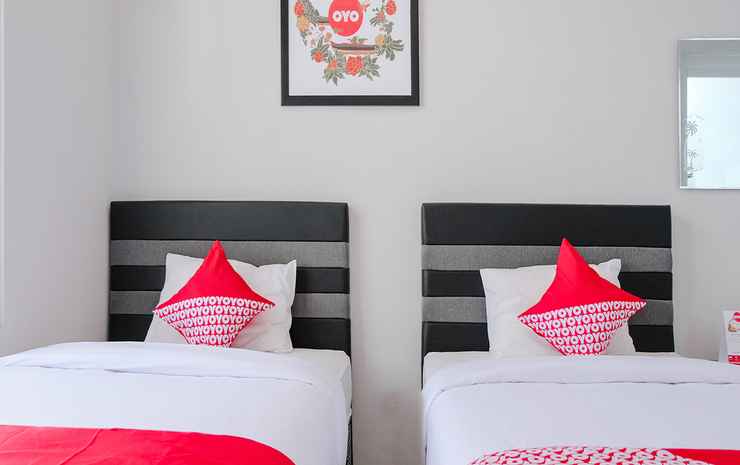 OYO 995 Alice's Homestay Syariah Jember - Standard Twin Standard Twin
