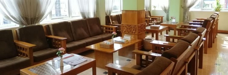 ロビー Grand Laurel Hotel