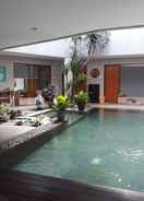 SWIMMING_POOL The Lodge Karawaci