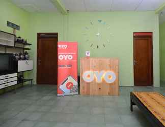 Lobby 2 OYO 1046 Omah Pathok