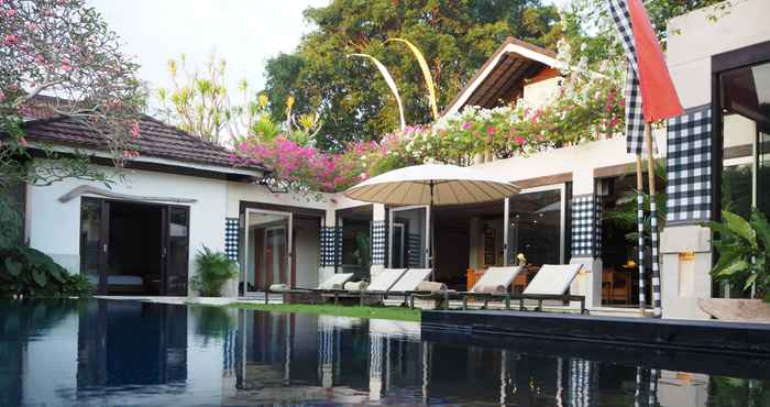 Swimming Pool Pronoia Villa Bali