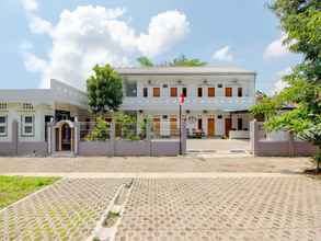 Bangunan 4 OYO Living 2217 Permana Guesthouse Syariah