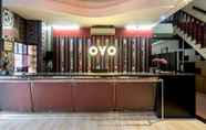 Lobby 6 OYO 711 Salam Residence Syariah