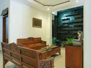 Lobby 4 Super OYO 902 Hotel Pondok Anggun