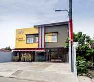 Exterior 4 Capital O Kamani Homestay Syariah Medan