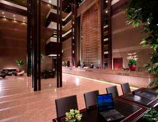 Lobby 2 Regal Riverside Hotel