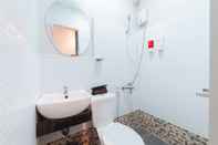 Toilet Kamar RedDoorz near G Mall Bajada Davao- Mutiple Use Hotel