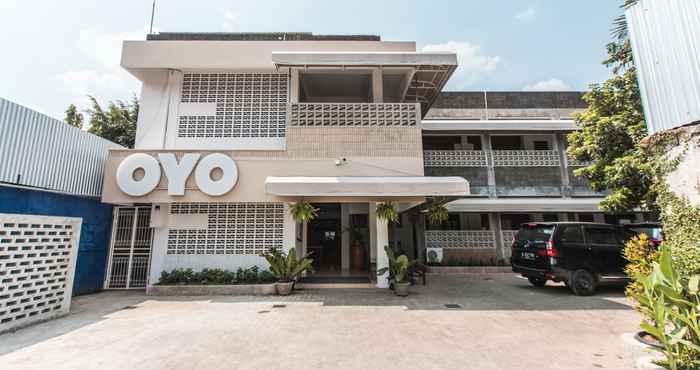 Exterior OYO 1001 Pulo Art Space Near Ciranjang ENT Hospital