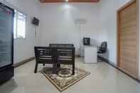 Lobby OYO 945 Mega Kost 2