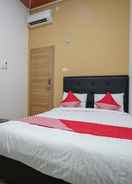 BEDROOM OYO 945 Mega Kost 2